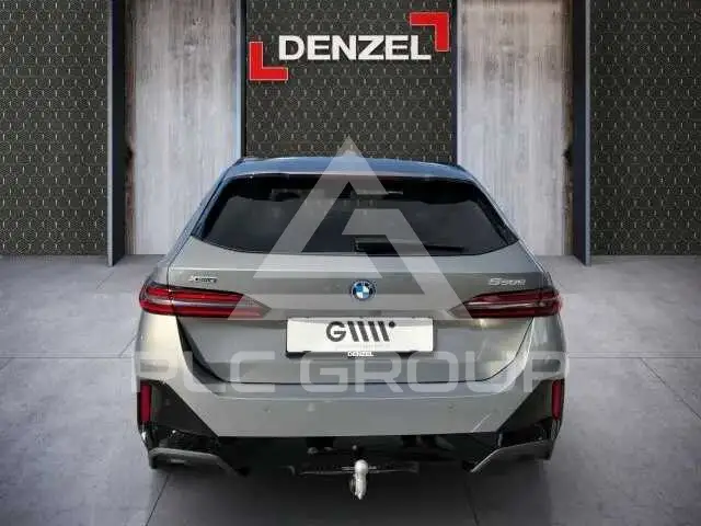2026 BMW 523