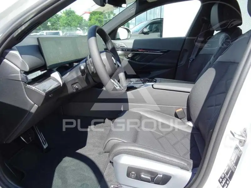 2026 BMW 523