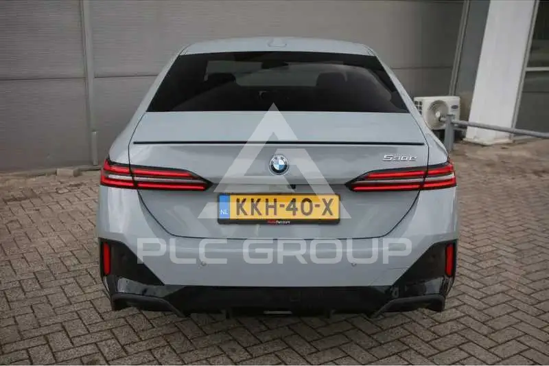 2026 BMW 523