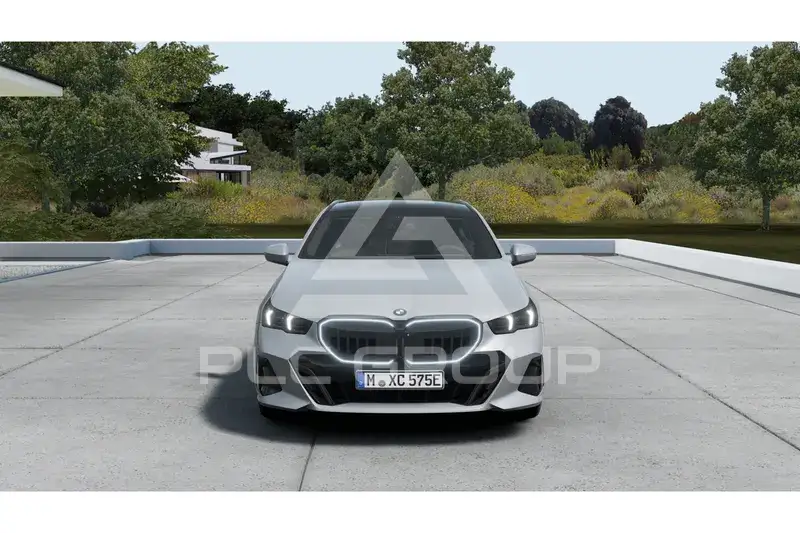 2026 BMW 523