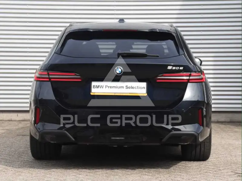 2026 BMW 523