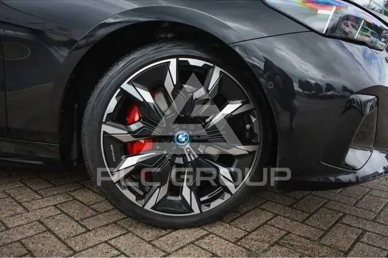 2026 BMW 523