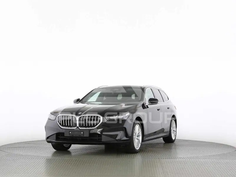 2026 BMW 523