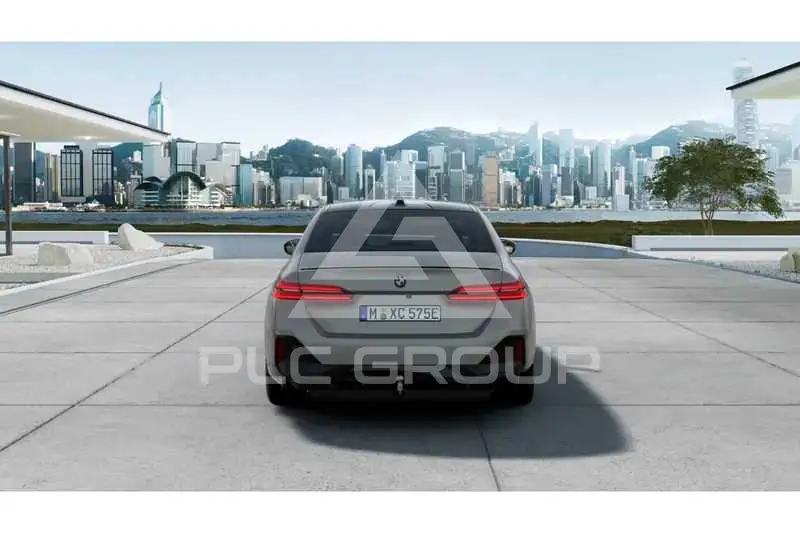 2026 BMW 523