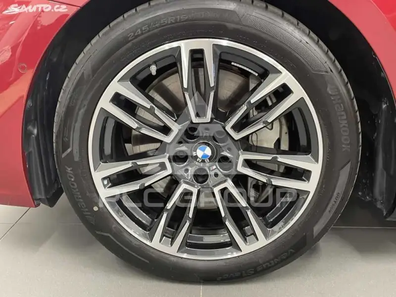 2026 BMW 523