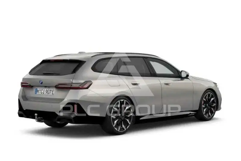 2026 BMW 523