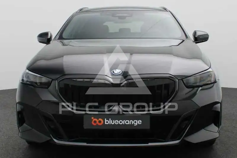 2026 BMW 523