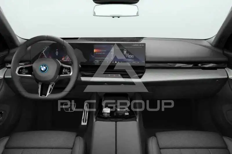 2026 BMW 523
