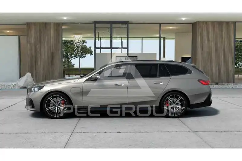 2026 BMW 523