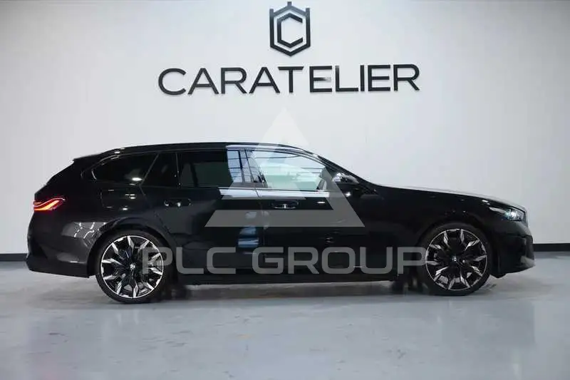 2026 BMW 523