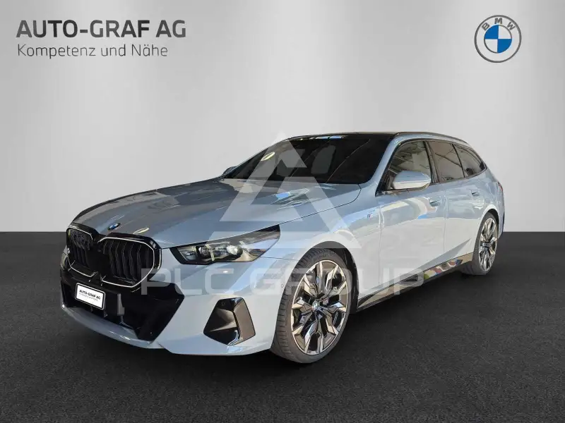 2026 BMW 523