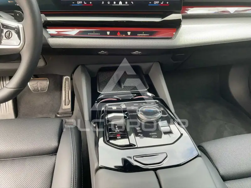 2026 BMW 523