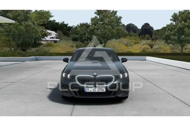 2026 BMW 523