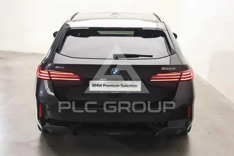 2026 BMW 523
