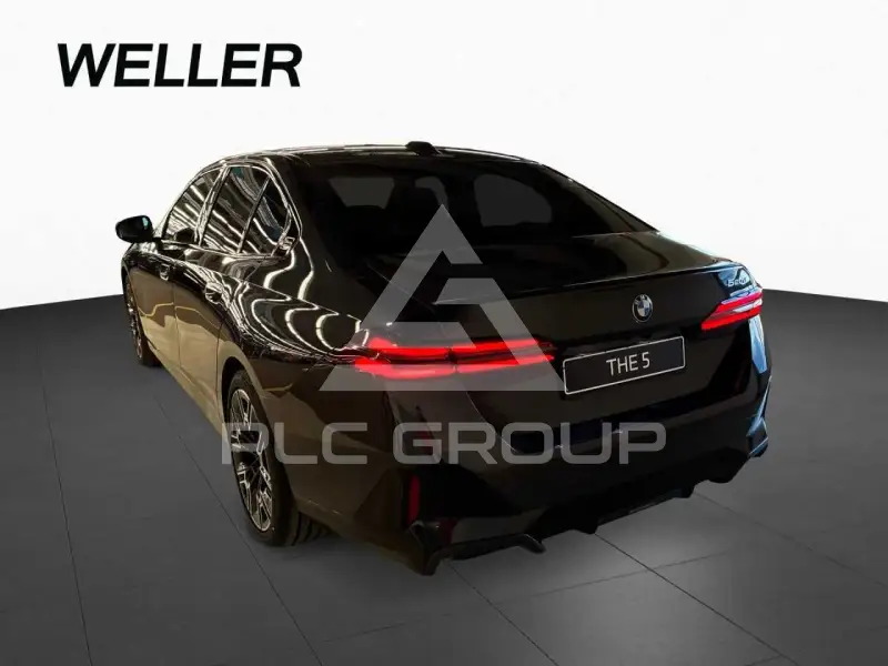 2026 BMW 523