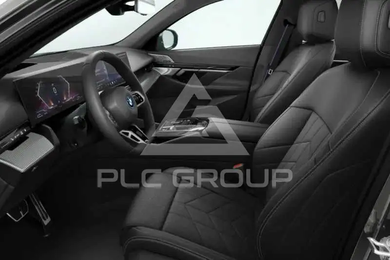 2026 BMW 523