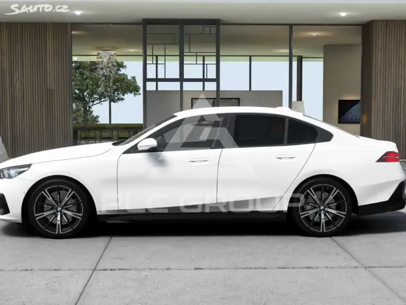 2026 BMW 523