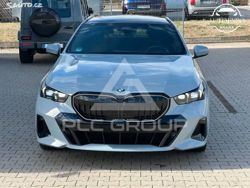 2026 BMW 523