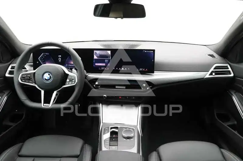 2026 BMW 330
