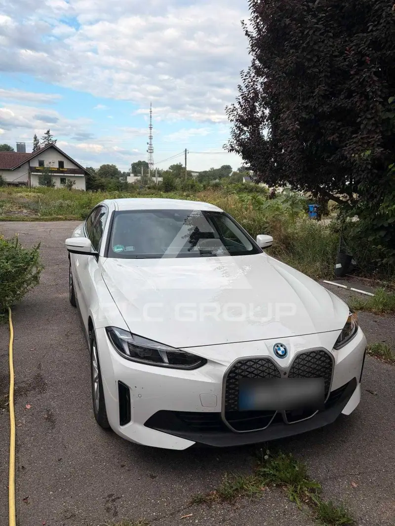2026 BMW 330