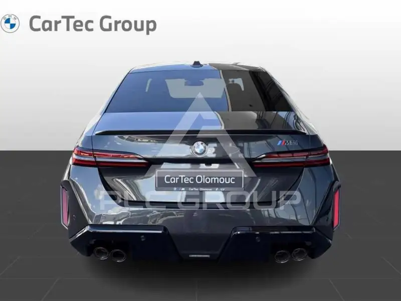 2026 BMW M5