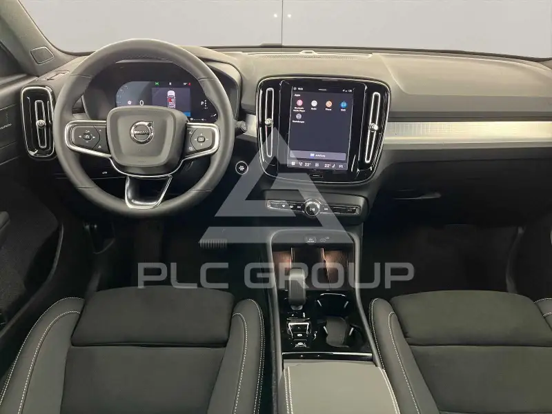 2026 Volvo XC40