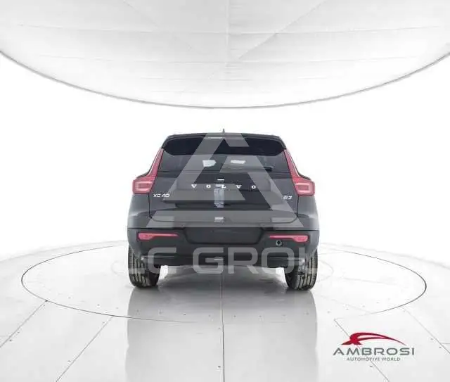 2026 Volvo XC40