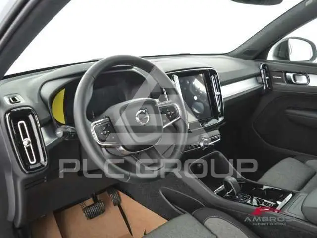 2026 Volvo XC40