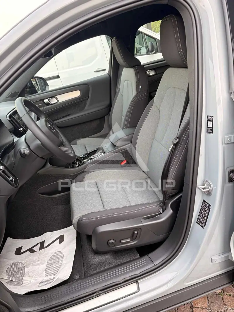 2026 Volvo XC40