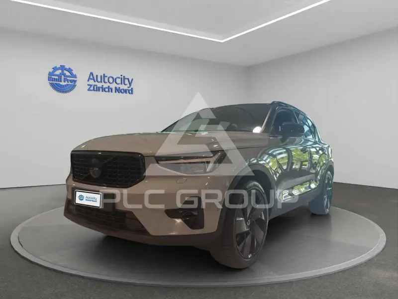 2026 Volvo XC40
