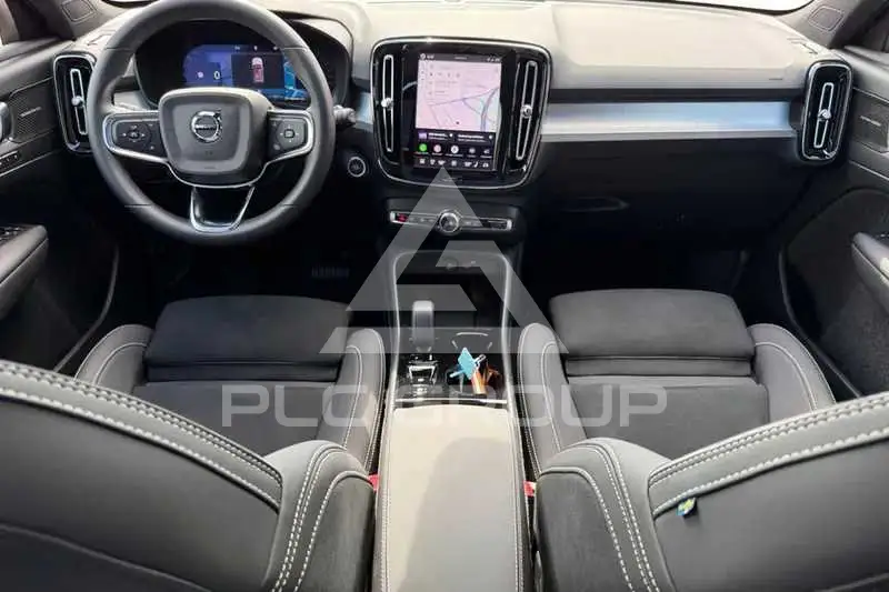 2026 Volvo XC40