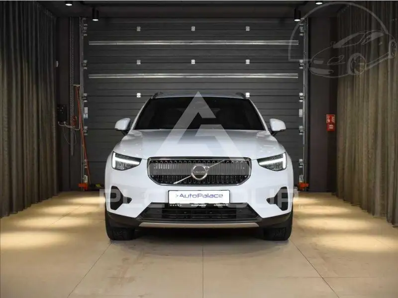 2026 Volvo XC40