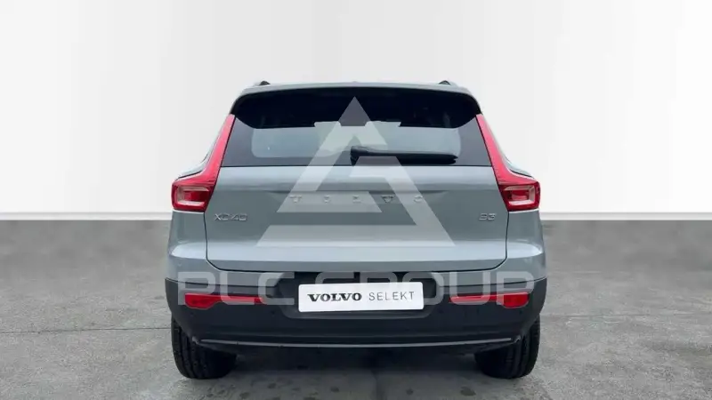 2026 Volvo XC40
