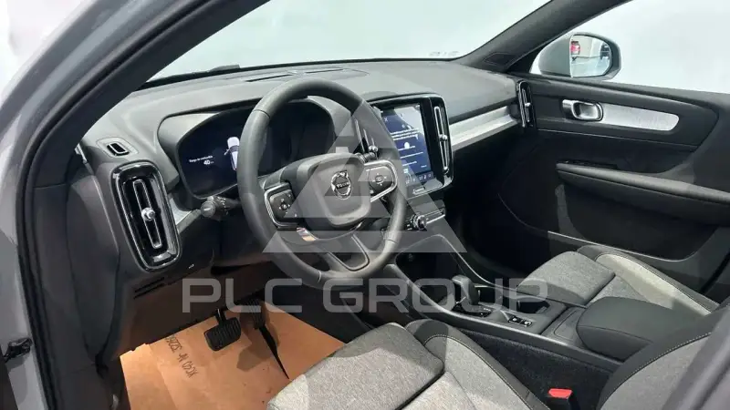 2026 Volvo XC40