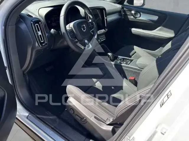 2026 Volvo XC40