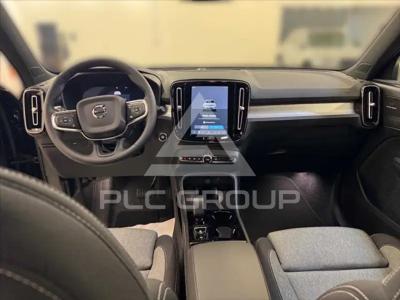 2026 Volvo XC40
