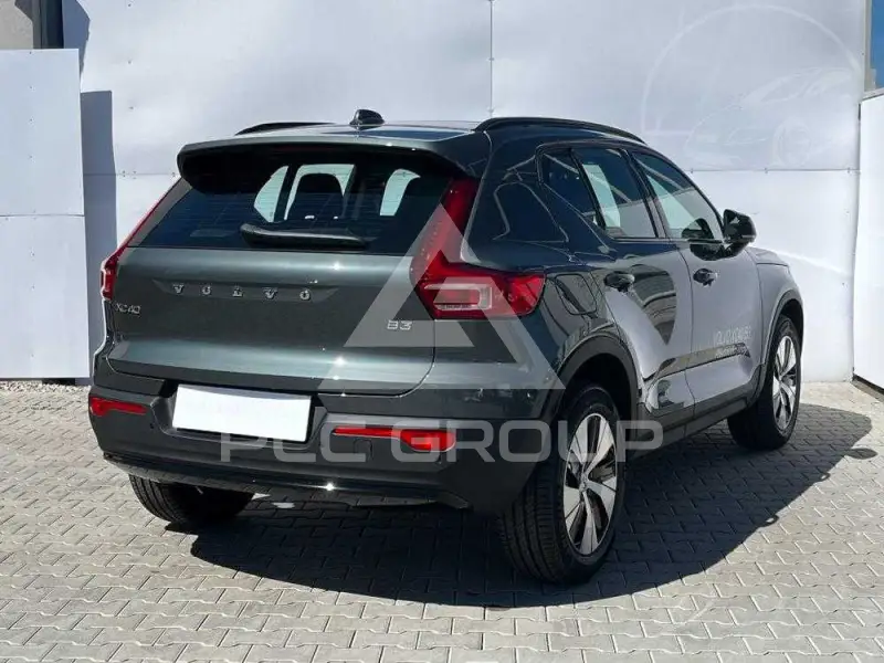 2026 Volvo XC40