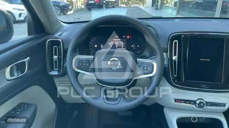 2026 Volvo XC40
