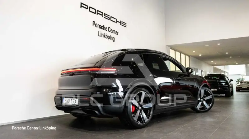 2026 Porsche MACAN