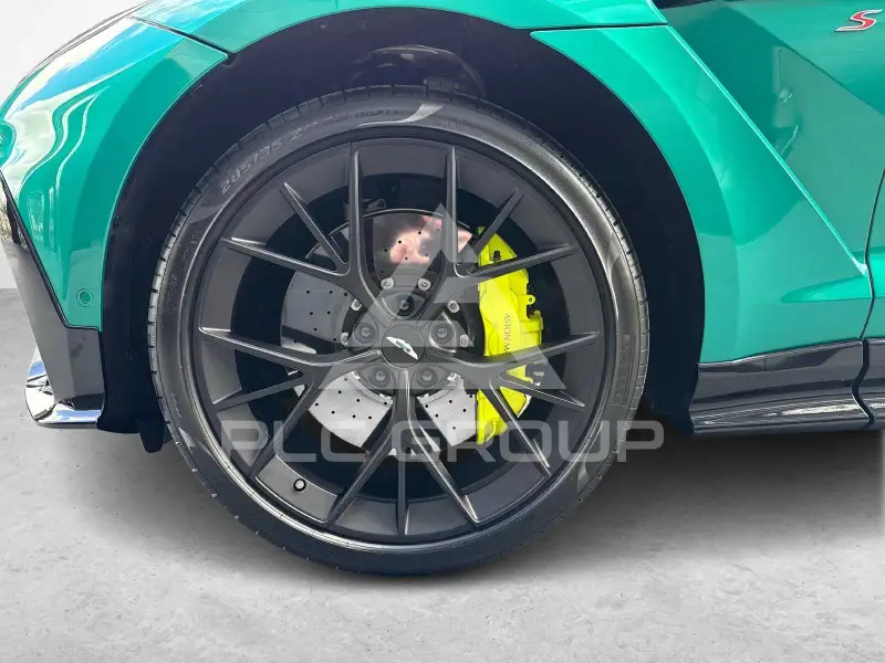 2026 Aston Martin DBX
