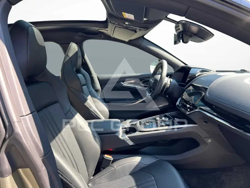 2026 Aston Martin DBX