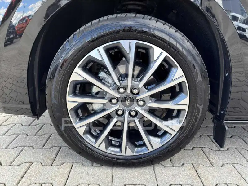 2026 Ford Tourneo