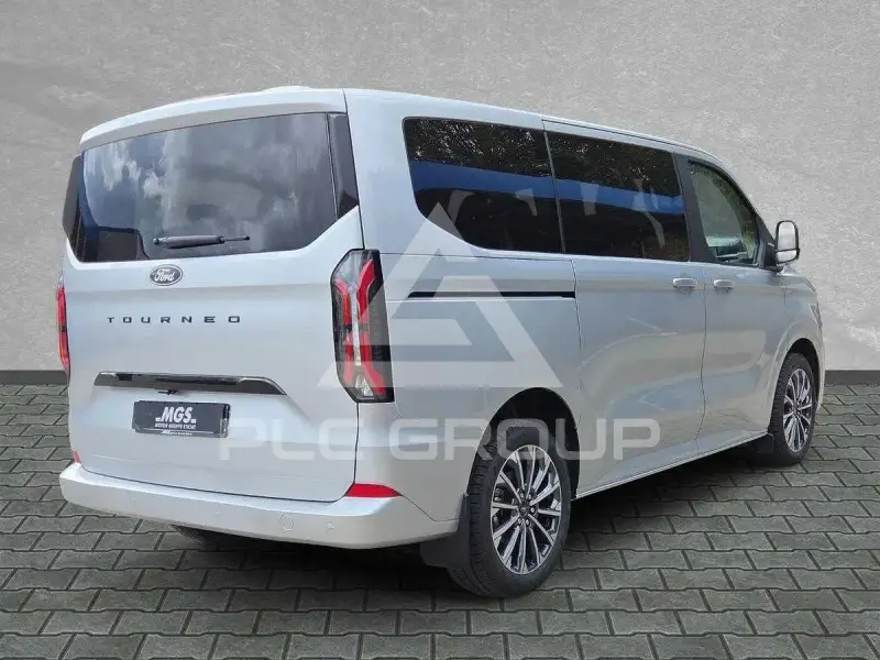 2026 Ford Tourneo