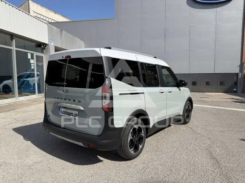 2026 Ford Tourneo