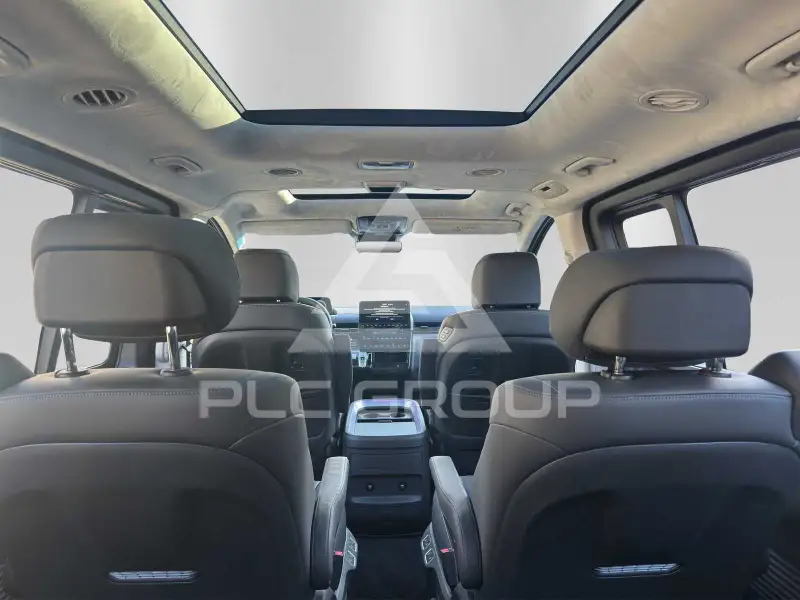 2026 Hyundai Staria