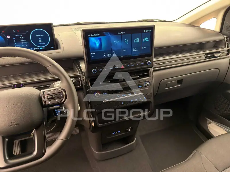 2026 Hyundai Staria