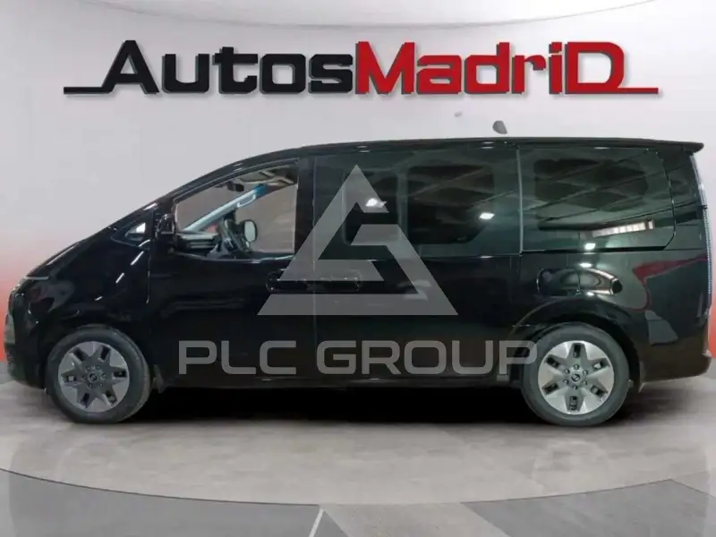 2026 Hyundai Staria
