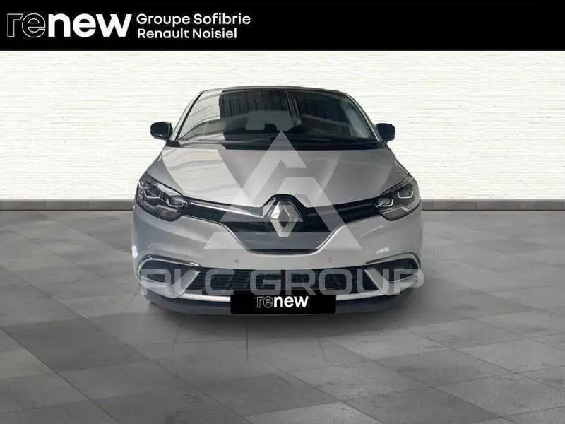 2026 Renault Scenic