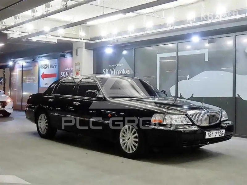 2004 Lincoln Town