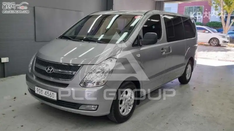 2011 Hyundai Starex